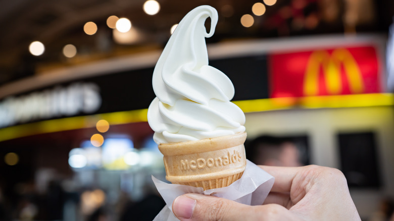 soft serve ice cream cone