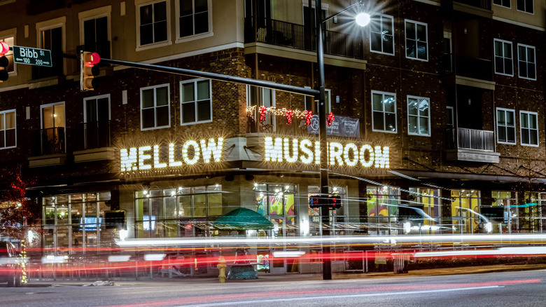 Mellow Mushroom on street corner 