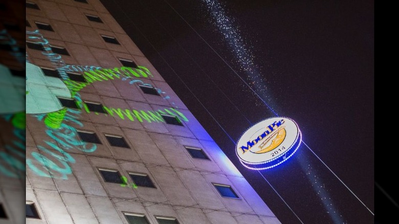 Moonpie being dropped for nye