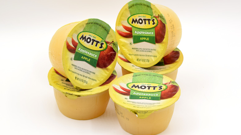 Mott's Applesauce plastic cups