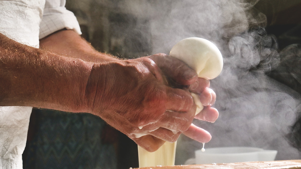 Pasta filata taking place