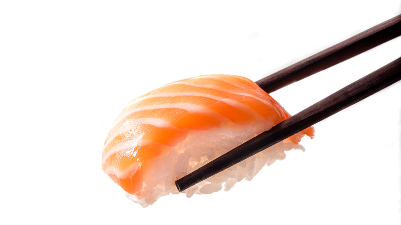 salmon nigiri