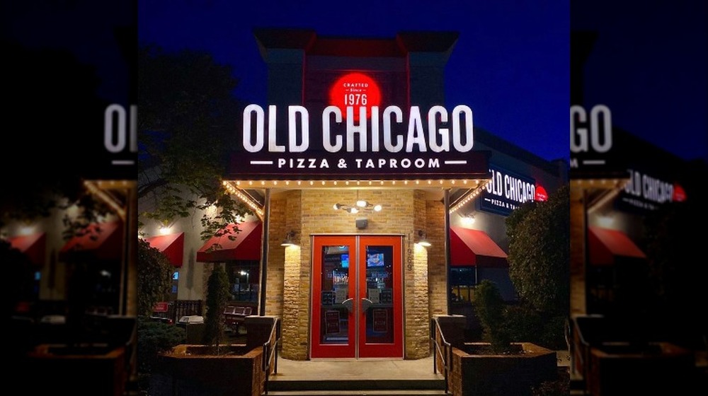 Exterior of Old Chicago restaurant entrance