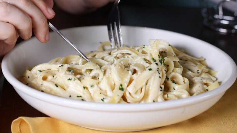 Pasta Alfredo dish