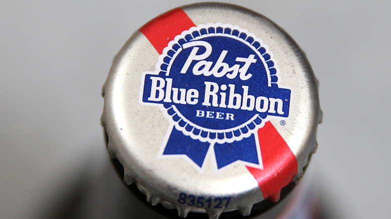 pabst blue ribbon logo on bottle cap