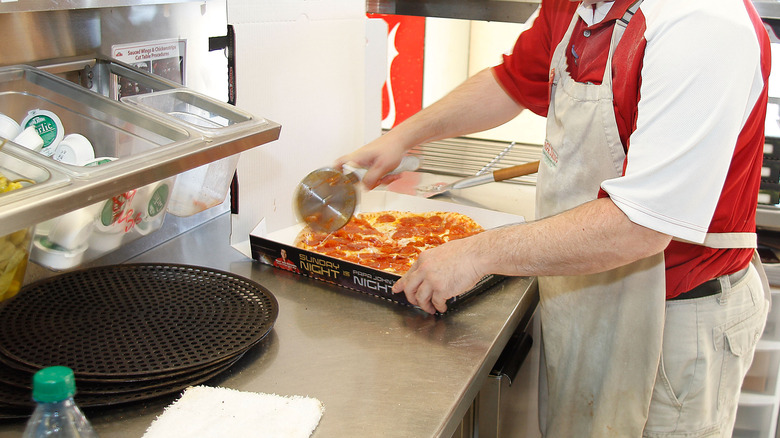 employee working at Papa John's