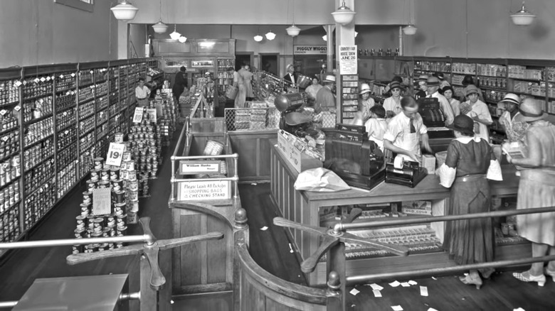 Historic Piggly Wiggly interior