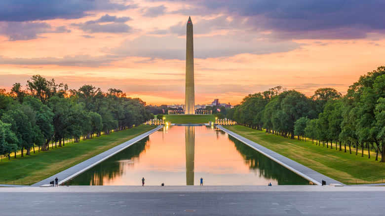 Washington Monument Reflecting Pool