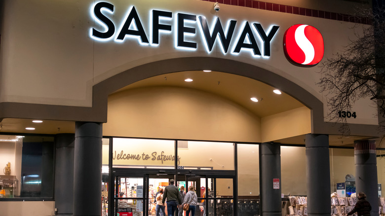 Exterior of Safeway store.