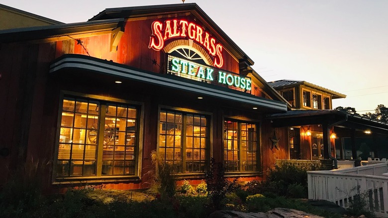 Saltgrass Steakhouse restaurant exterior