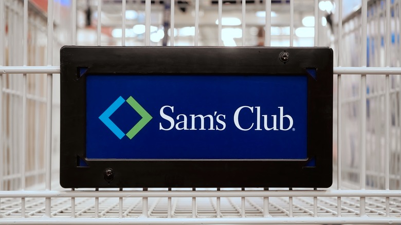 Sam's club exterior