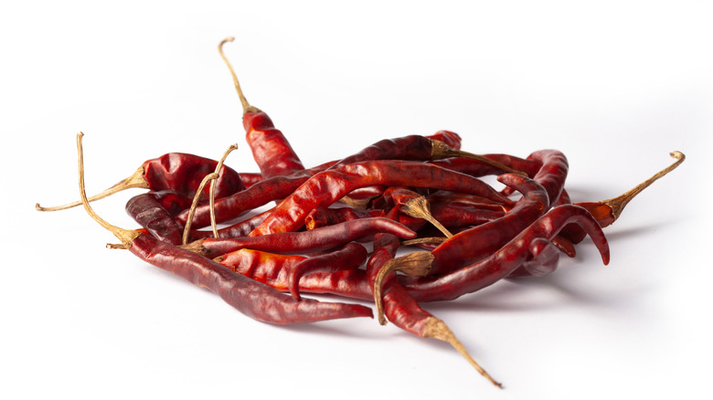 A pile of dried cayenne peppers