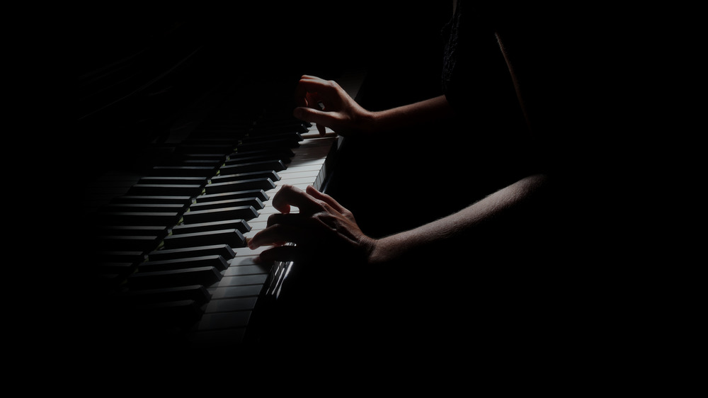 Playing the piano like at Seasons 52