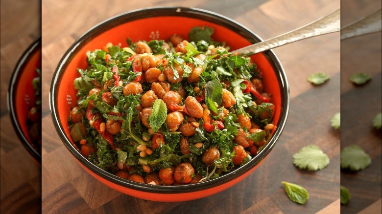 Kale and chickpea salad