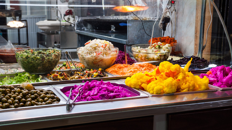 Café in Jerusalem serving shawarma and other classic accompaniments 