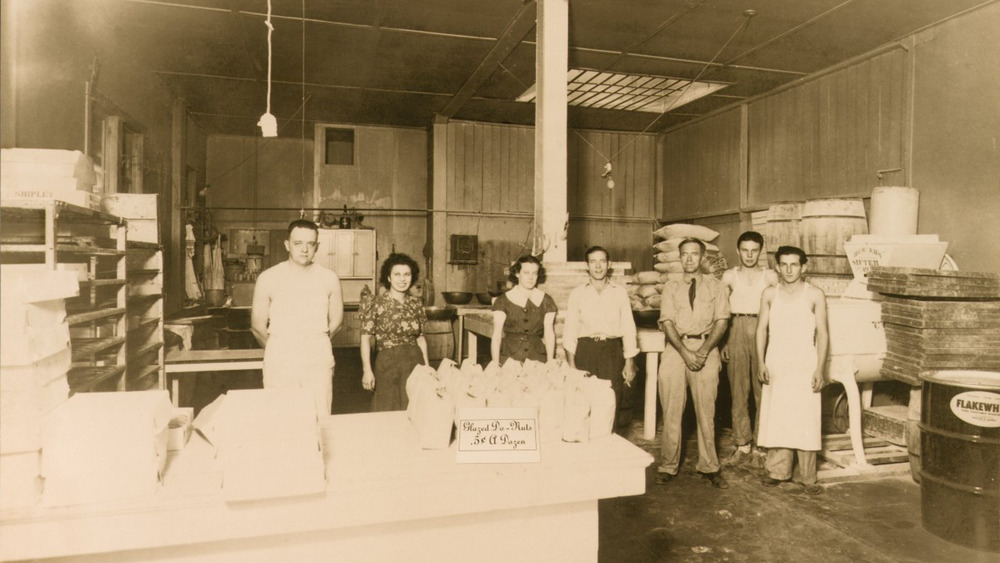 1936 photo at Shipley Do-Nuts