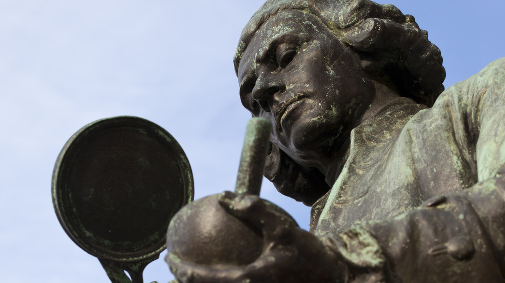 A statue of scientist Joseph Priestly