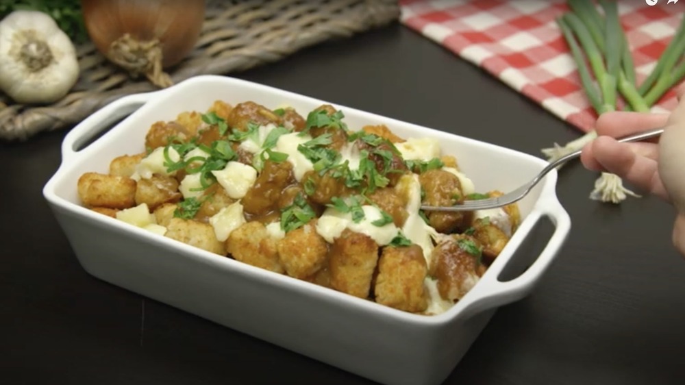 Tater Tot poutine