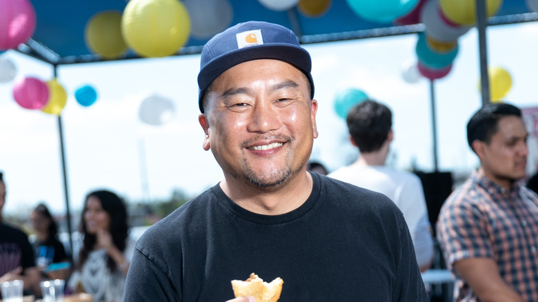 Roy Choi eating food