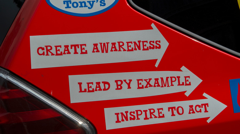 Messages on the side of Tony's Chocolonley car