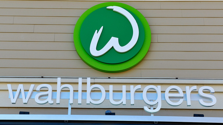 wahlburgers sign