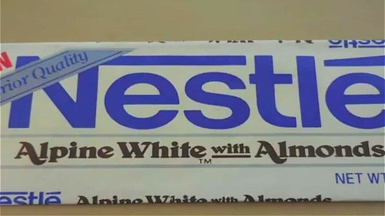 Nestle Alpine white with almonds bar