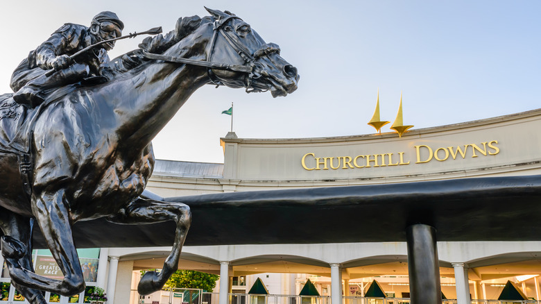 Churchill Downs exterior 