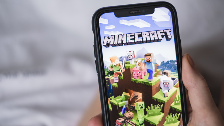 Minecraft on a mobile phone screen