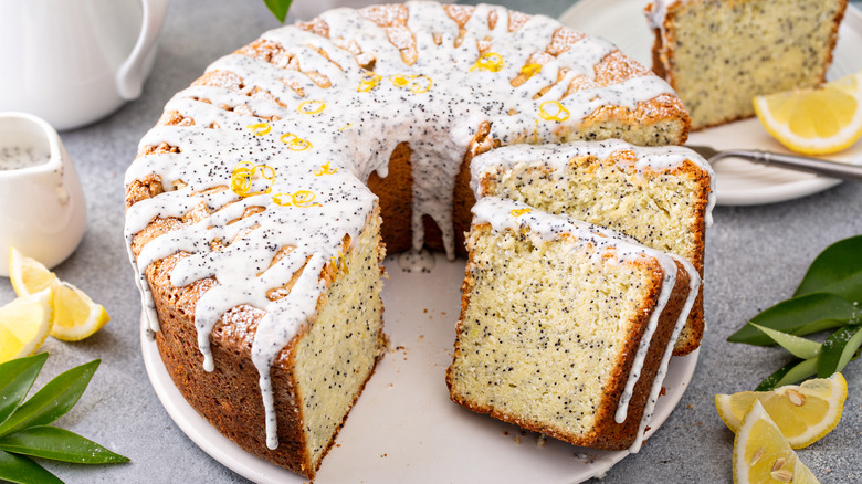 lemon poppy seed bundt cake