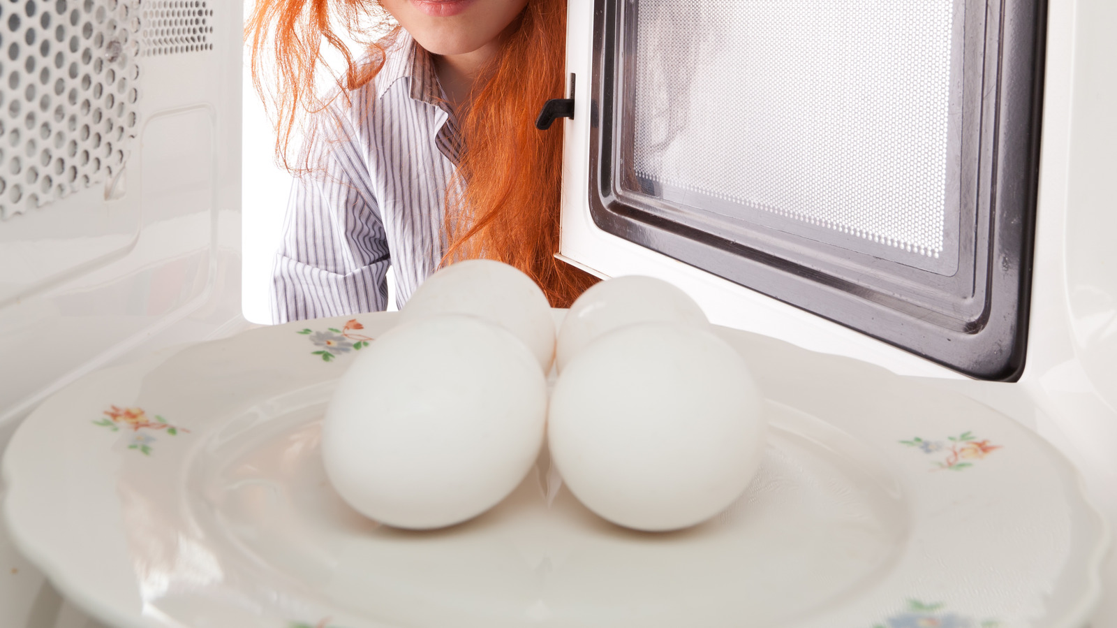 TikTok cook brutally reviews viral 'egg tube' gadget - 9Kitchen