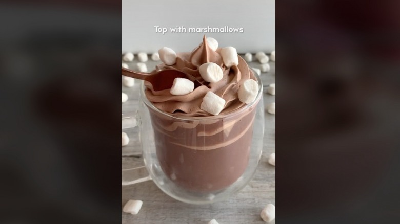 hot chocolate marshmallow drink