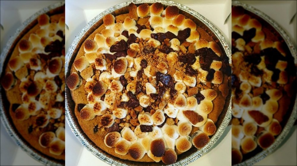 Pizza Hut's S'mores Cookie Pizza 