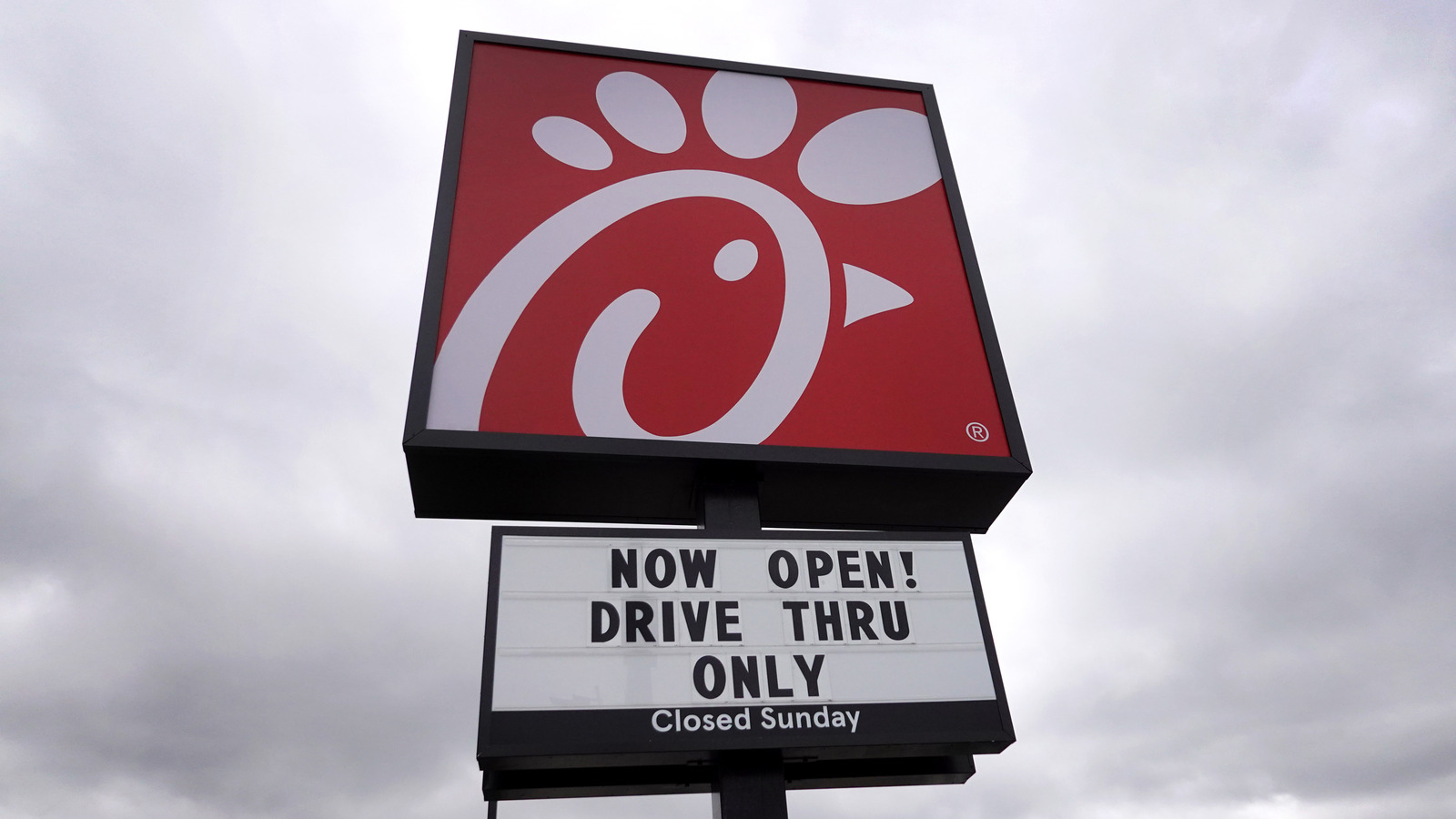 Превыш. Chick-fil-a's Sunday closures. Chick fil a Sauce. Chick fil a.