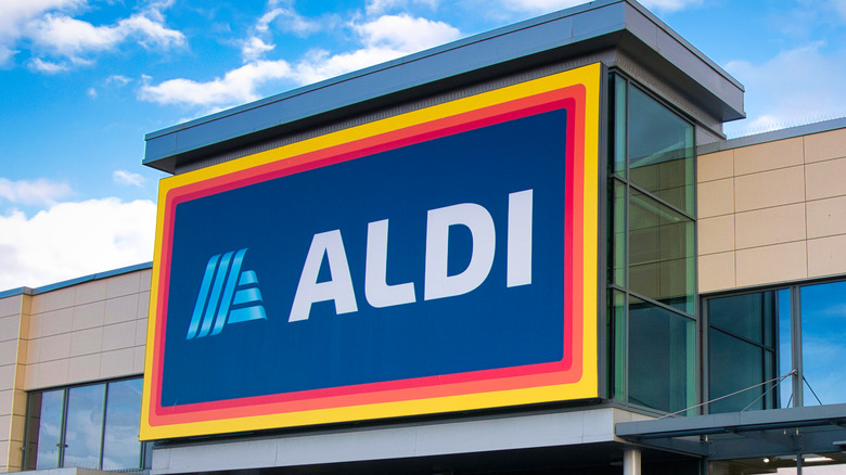 Aldi storefront 