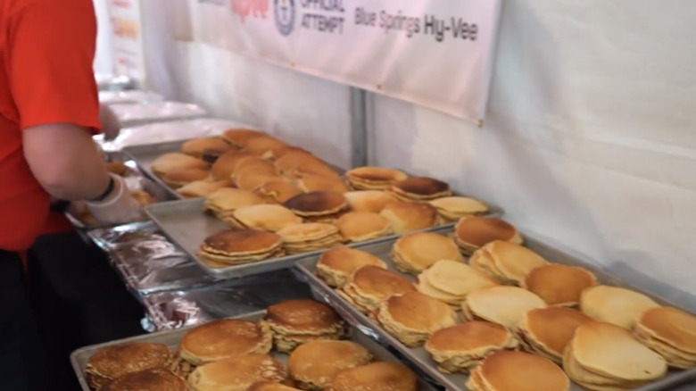 Hy-Vee pancakes record setting