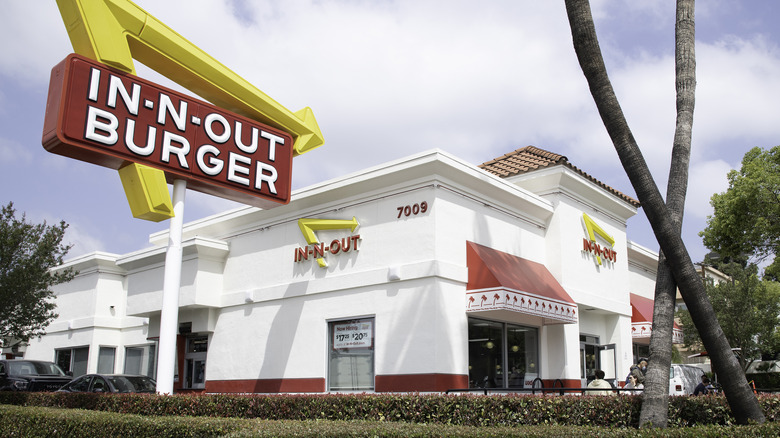 In-N-Out sign and building