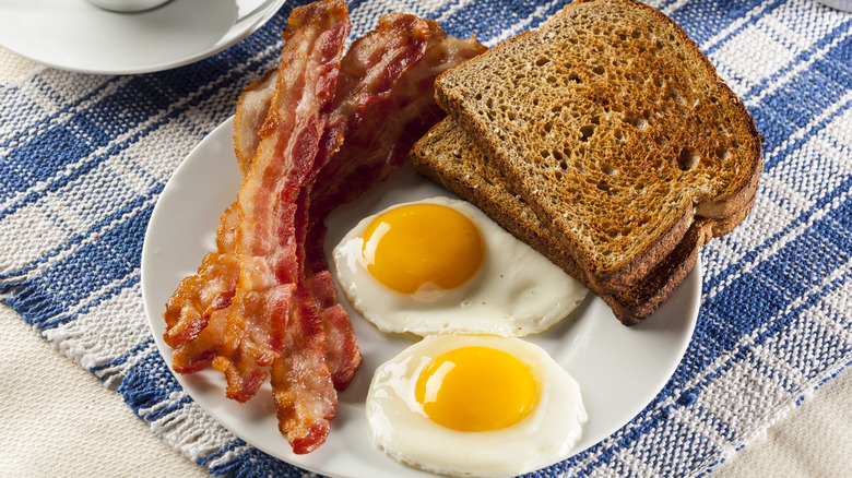 fried eggs bacon toast