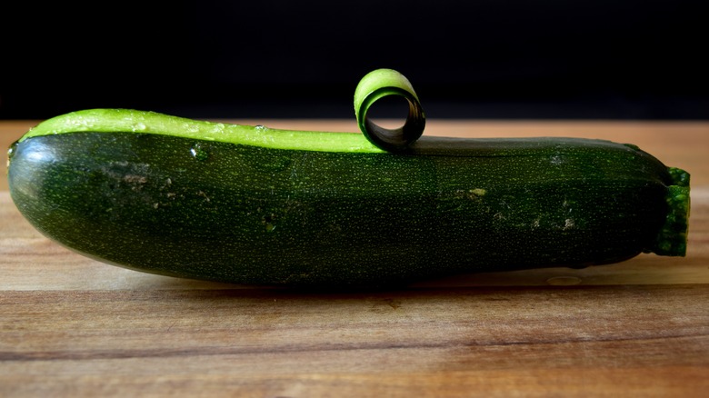 Peeling zucchini