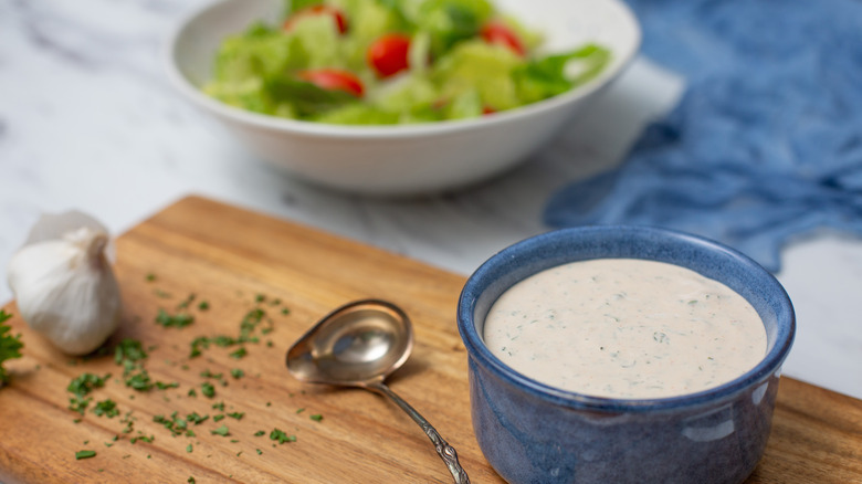 ranch dressing with salad