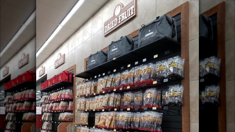 buc-ees dried fruit aisle