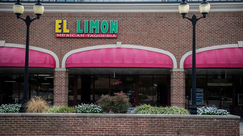 Storefront of El Limon