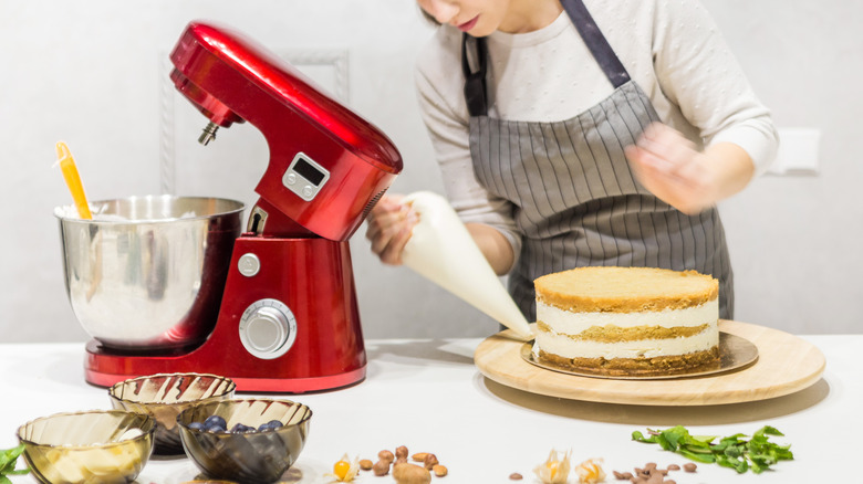 Pastry bag to decorate cake