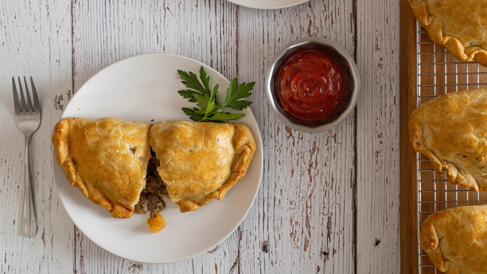 Baked pasties with ketchup