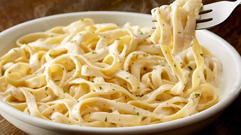 fettuccine Alfredo from Olive Garden