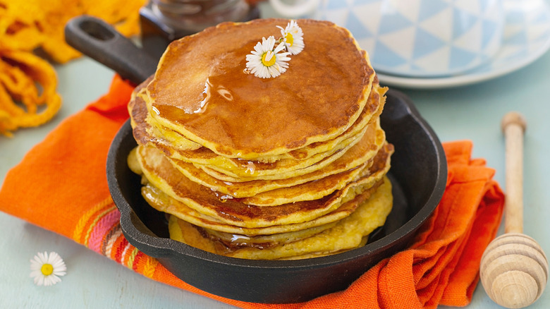 Hoecakes served with honey