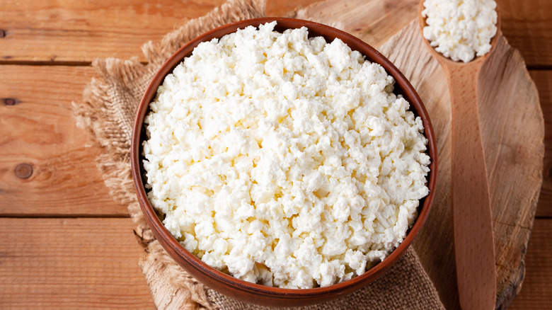 A bowl of cottage cheese