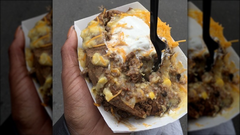 Baked potato with sheperd's pie