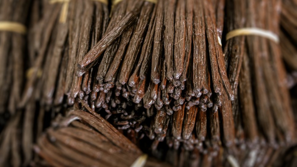 bunches of vanilla beans