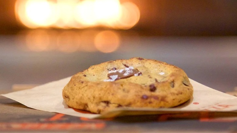 chocolate chip cookie