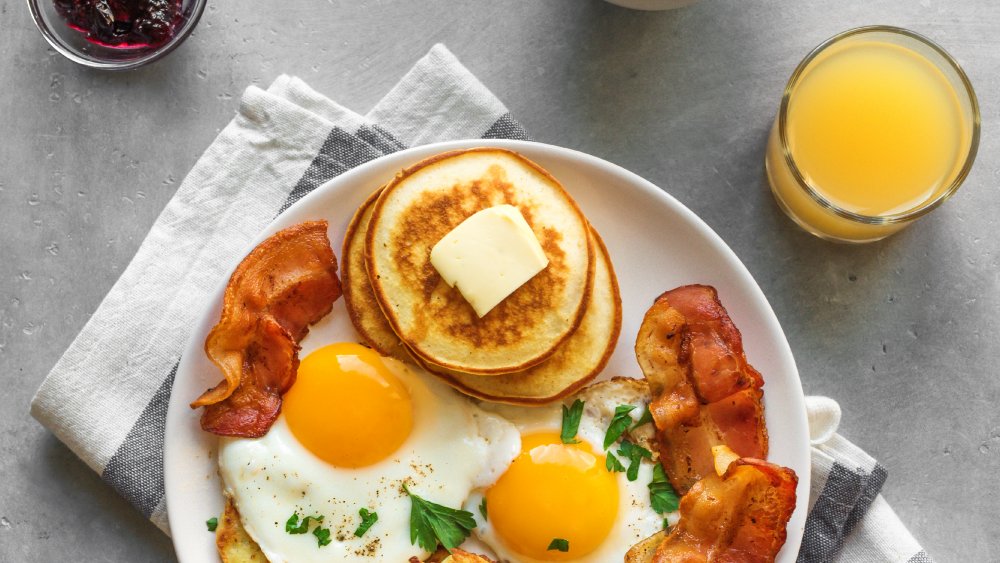 American breakfast not from a French restaurant